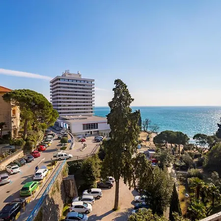 Center Catalina -1st Row To The Sea * Οπατία